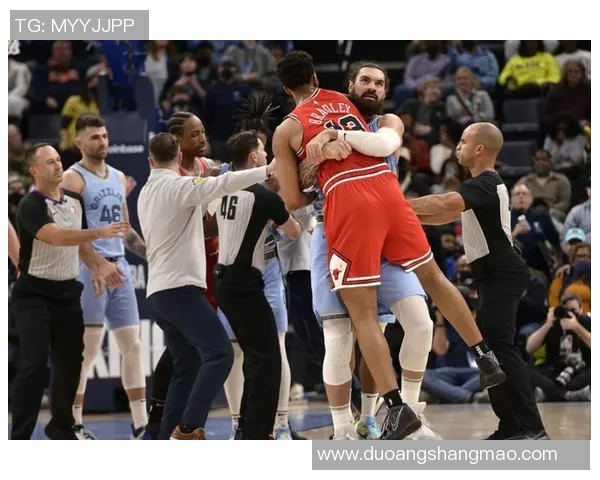 冲突升级！公牛与教练发生激烈争执