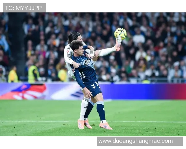 皇马与主帅激烈对抗冲突不断 球队未来成疑引发媒体热议